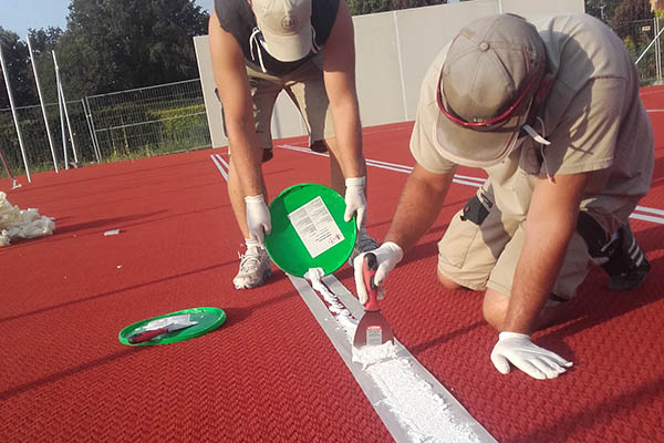Création du terrain de tennis
