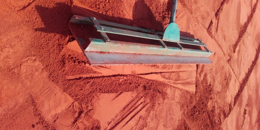 gros plan sur la terre battue