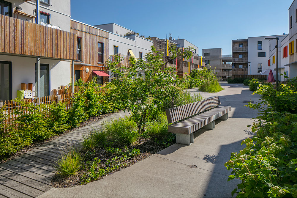 banc dans l'écoquartier