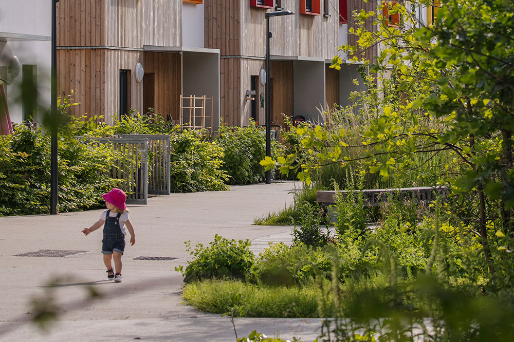 enfant dans l'écoquartier