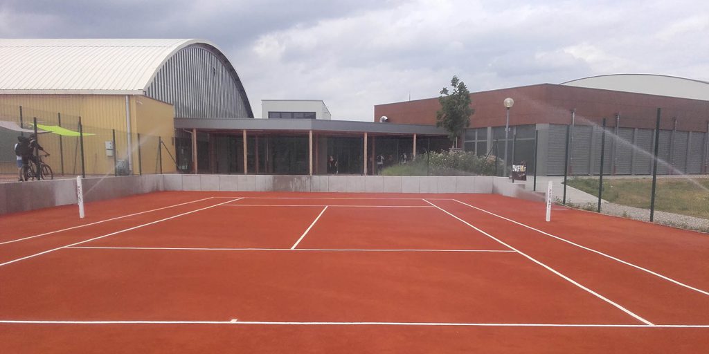 Terrain de tennis